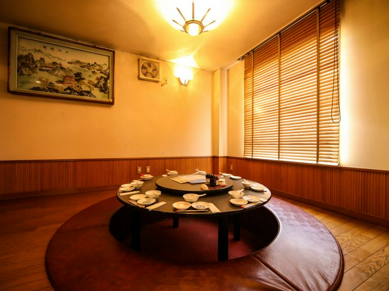 宴会に適した、広さもタイプも多彩な半個室