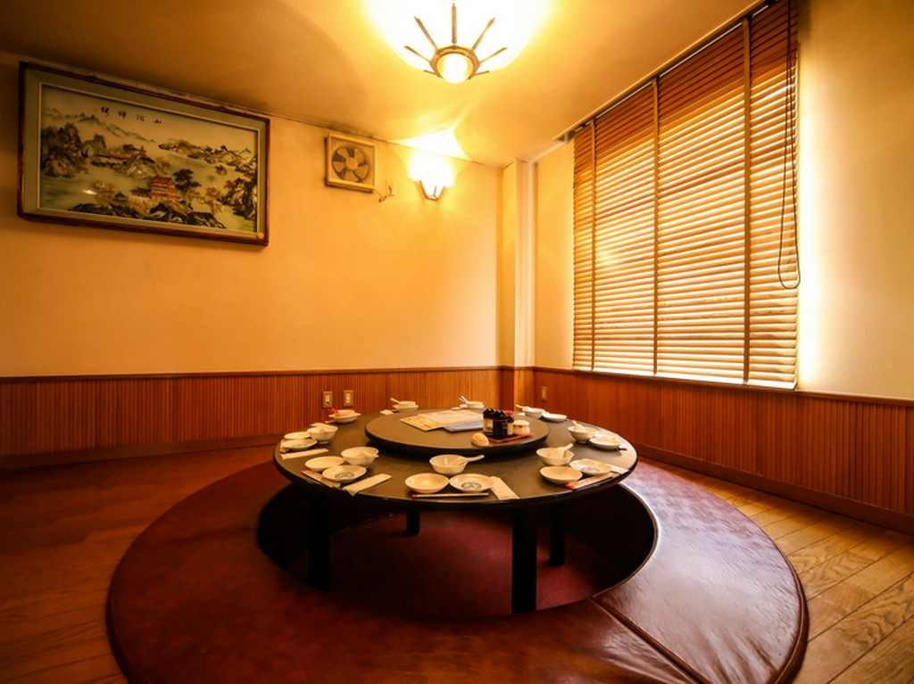 宴会に適した、広さもタイプも多彩な半個室