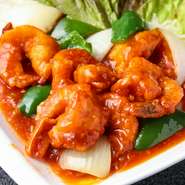 『民生名物イカ天』や『エビのチリソース』などの人気のメニューを「オードブルお持ち帰り」で購入し、自宅で楽しむことできます。オードブルセットの内容は希望により変更も可能です。詳しくは問い合わせください。