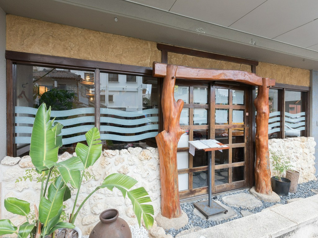 和の趣きがあり、風情ある佇まい