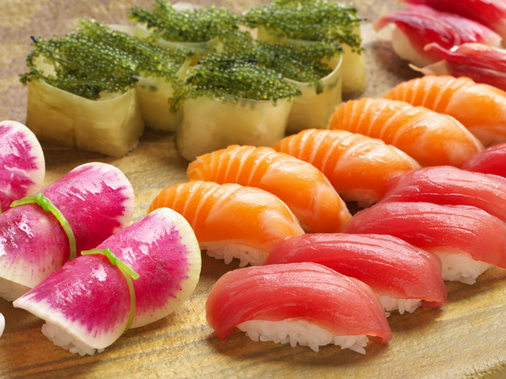 見事な眺望を眺めながらの食事。親密な二人のデートにもオススメ