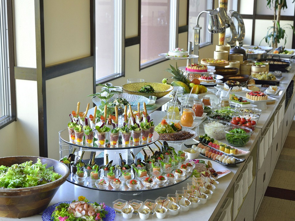 生産者によるこだわりの食材を料理にこめて