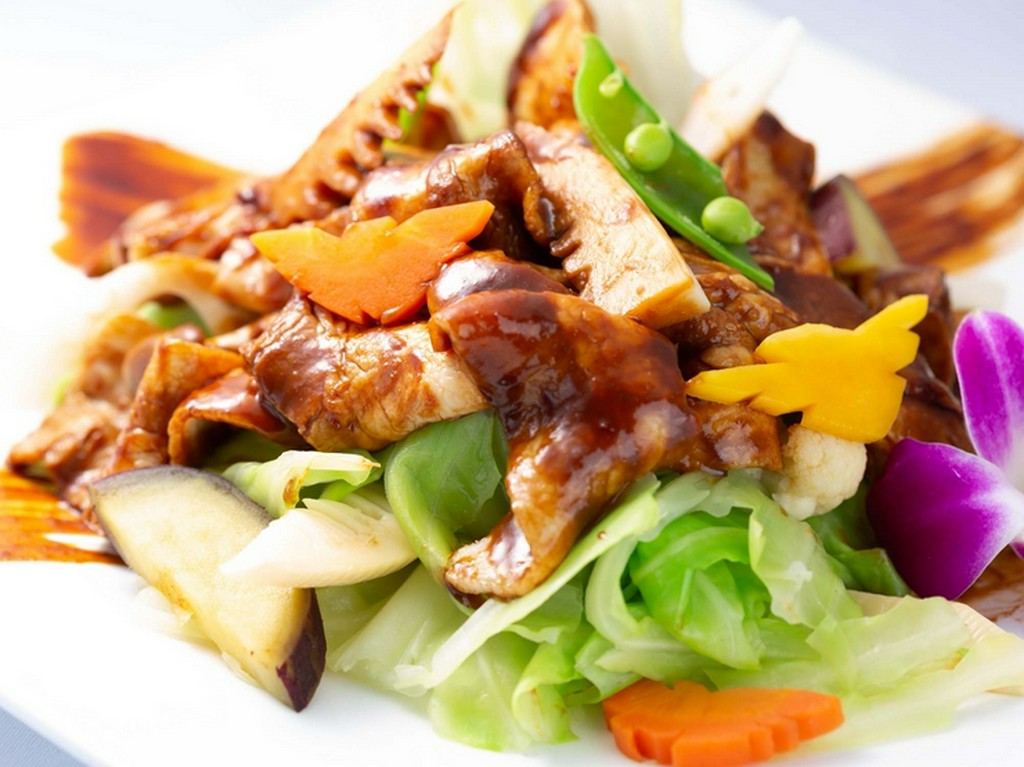 ピリ辛の味わいに、ごはんが進む『県産キャベツの味噌炒め』