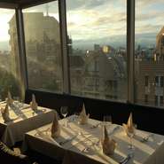 厳選の食材を、オーナーシェフの最高の調理で楽しんで頂く、贅沢なコースです♪

本日のスープ

自家製焼きたてフォカッチャ

前菜4種盛合せ

本日のパスタ2皿

お肉料理　or お魚料理

本日のデザート