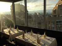 厳選の食材を、オーナーシェフの最高の調理で楽しんで頂く、贅沢なコースです♪

本日のスープ

自家製焼きたてフォカッチャ

前菜4種盛合せ

本日のパスタ2皿

お肉料理　or お魚料理

本日のデザート