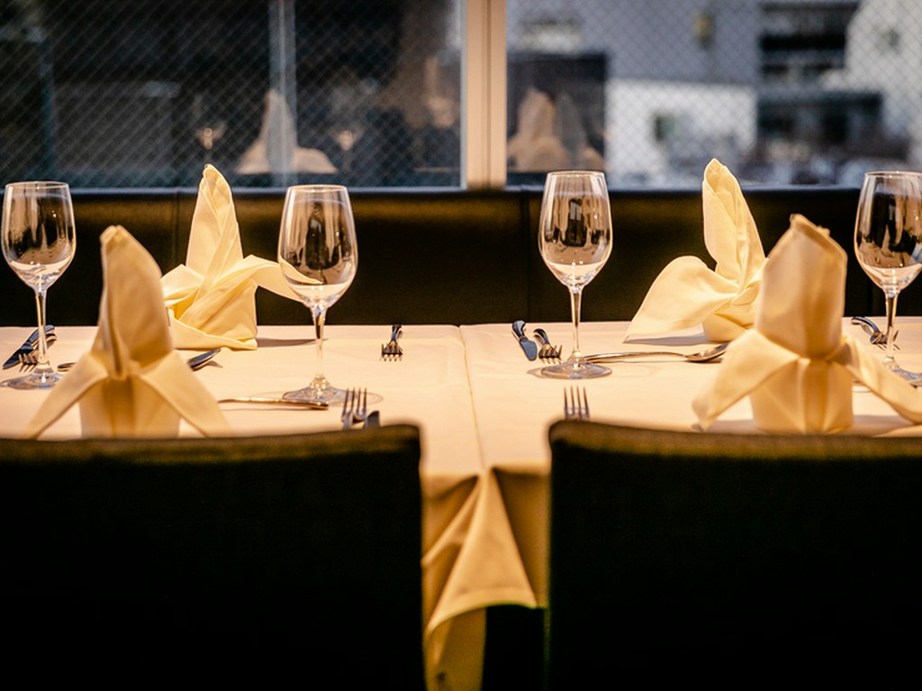 季節の厳選食材をコース料理で堪能