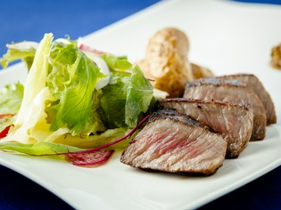 飼料にもこだわり、のびのび育てられたブランド牛、佐賀牛