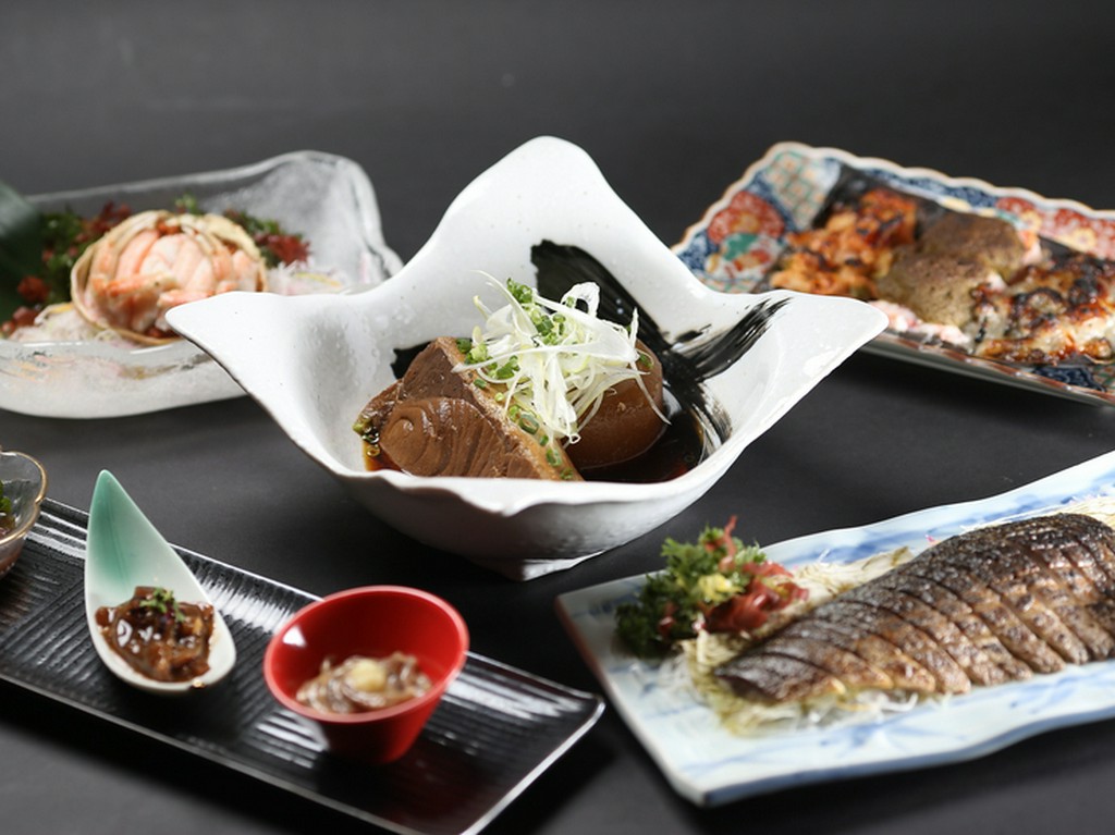 鮮度や品質の良い魚介類だけを厳選。野菜は加賀野菜も使用