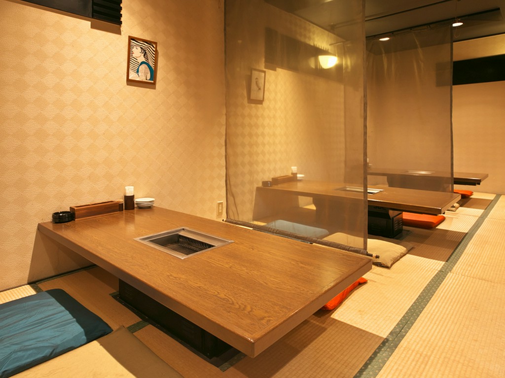 観光の拠点・地元の人々が集う、老舗焼肉店