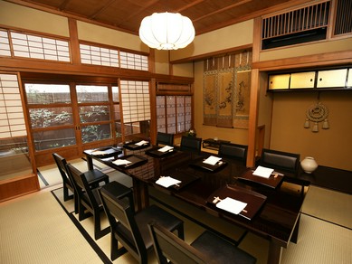 周囲を気にせず食事を堪能。特別な日の一席に活用したい