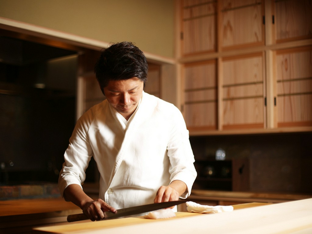 料理人との小粋な会話。割烹ならではの醍醐味を楽しむ