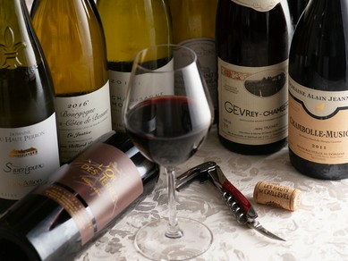 金井麻紀子氏セレクトの「マキコレワイン」は料理との相性も抜群