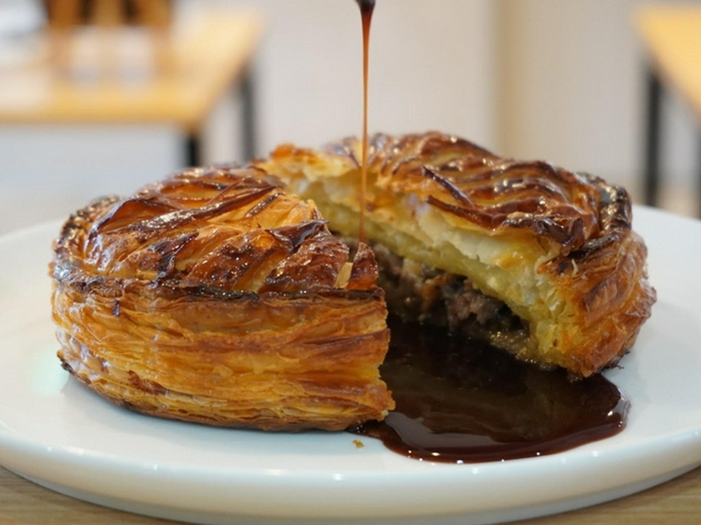 新郷村“銀の鴨”のトゥルト