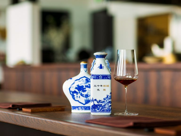 プレミアム紹興酒、多彩なワイン、宮城の地酒などの銘酒が集う