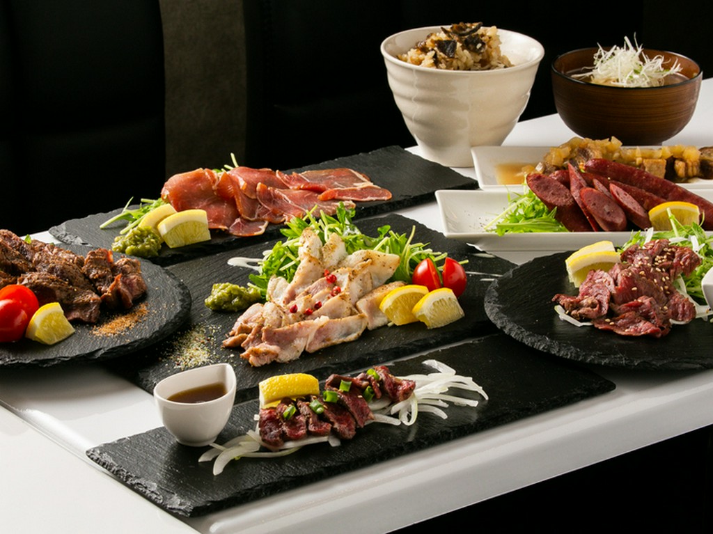 盛りだくさんなコースは各種宴会に活躍