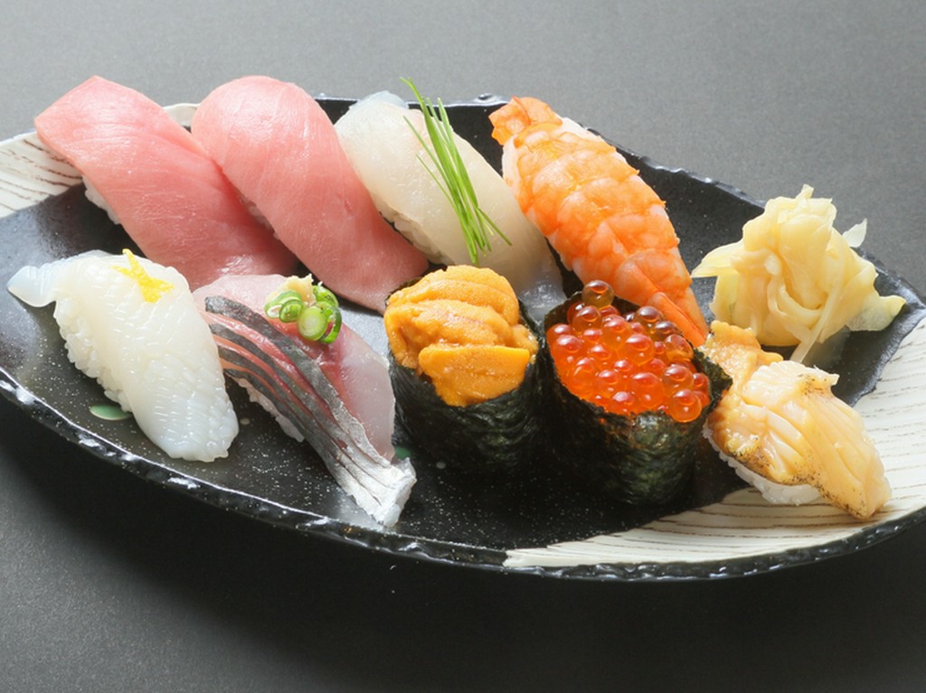 店主厳選の旬の逸品。一貫から気軽にオーダー可