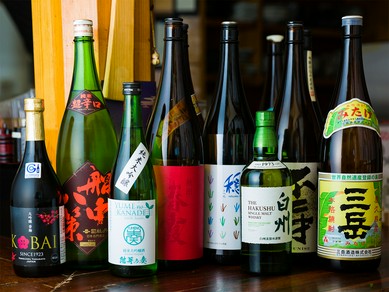 日本酒は東北に限定せず、全国各地のものを偏らないよう品揃え