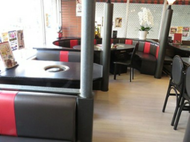 明るく楽しい雰囲気の中で、おいしい韓国料理を満喫