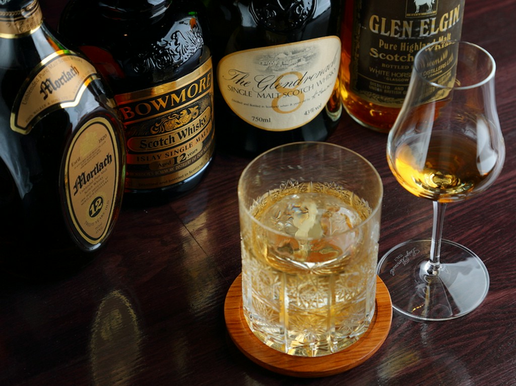 10年以上かけて揃えたウイスキーのコレクションを味わう