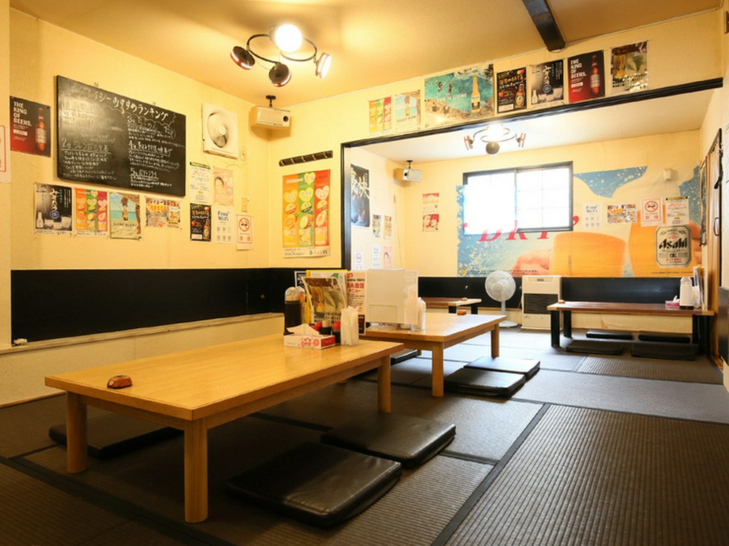 ゆったり広々とした座敷席。大人数の宴会も可能