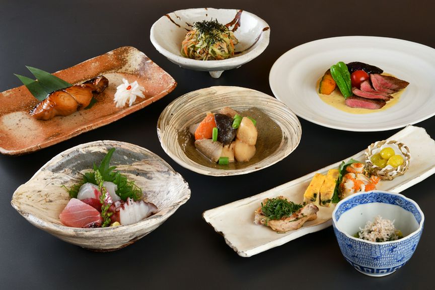 旬食材で彩る季節の『おまかせコース』を2週間替わりで提供