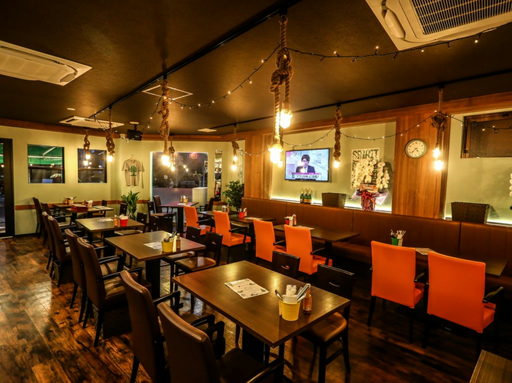 仕事帰りの女性が集う店。ママたちのランチ会にも便利