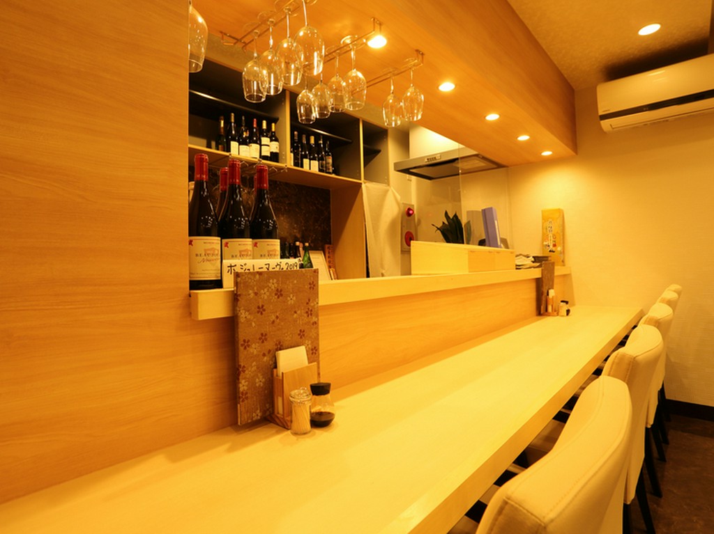 駅近で集合も楽々。豊富なドリンクメニューも魅力的