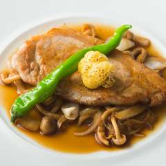 アイデア溢れる調理で、旨みが引き出される肉料理