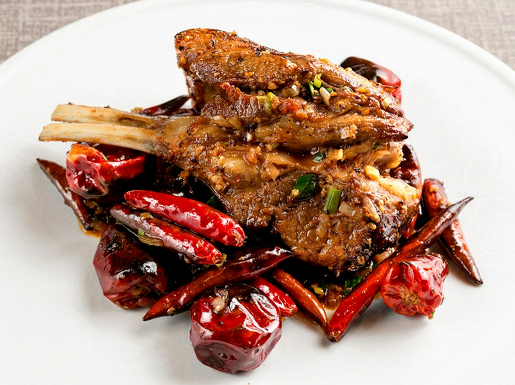 香ばしさ、爽やかな香り。複雑でいて軽やかな『ラム　四川薫るスパイシー』