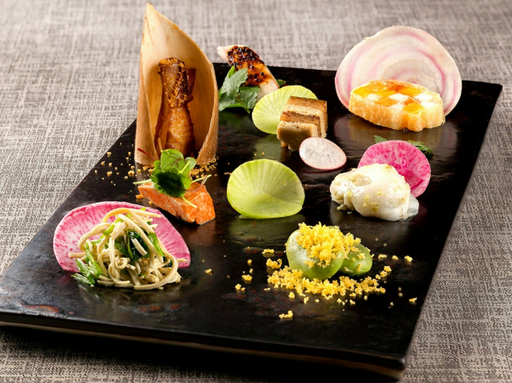 四季を彩る、田村シェフのスペシャリテの数々『運気の上がる前菜盛り合わせ』