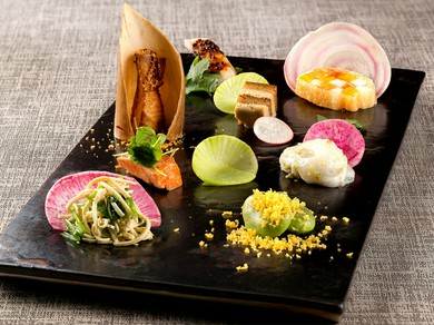 四季を彩る、田村シェフのスペシャリテの数々『運気の上がる前菜盛り合わせ』