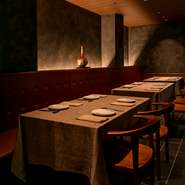 名声を得た今でもなお探究心を忘れないシェフの一皿に、中国料理の奥深さを垣間見ることができます。
