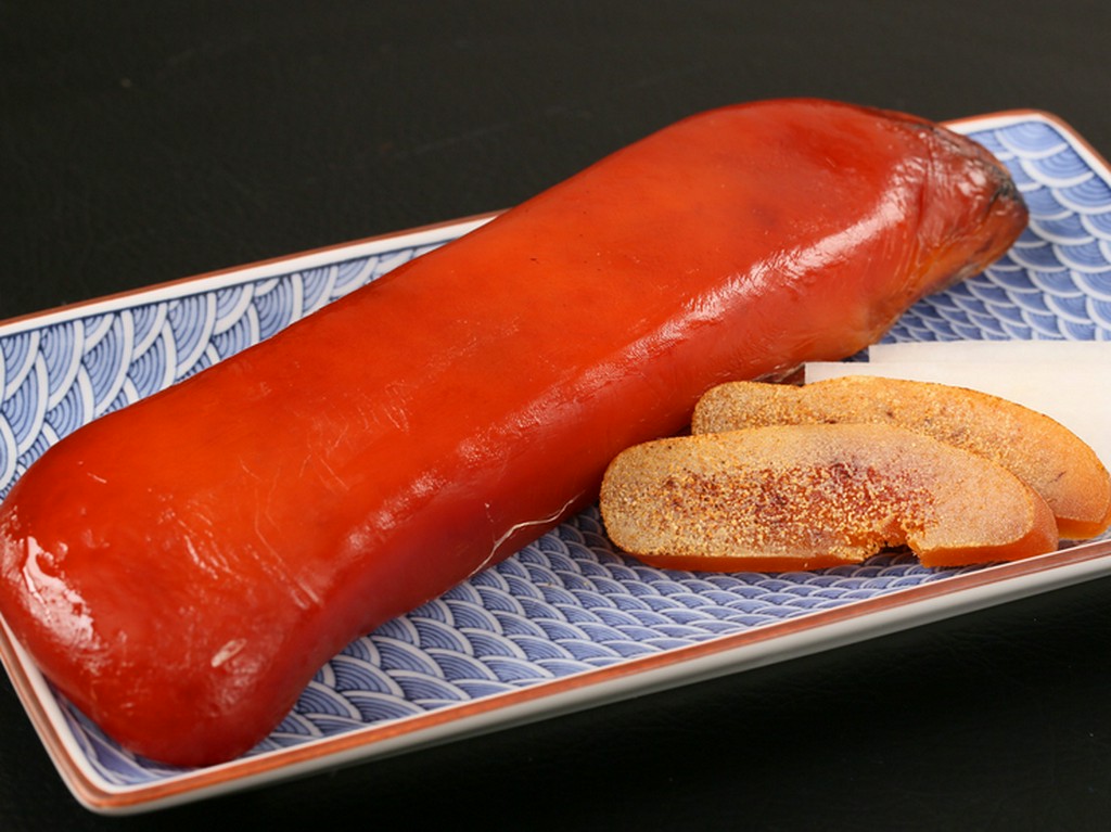 『自家製からすみ』など、季節に応じた絶品の酒の肴を用意