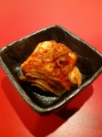 韓国キムチ専門店から仕入れています。深漬で酸っぱく、甘く、辛いです。