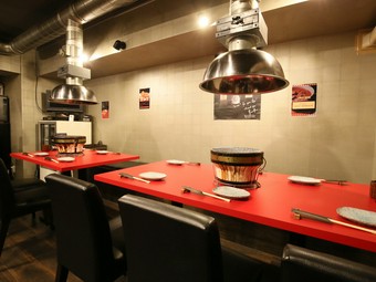 オシャレ空間の中でおいしい料理とお酒をゆっくり楽しめる店