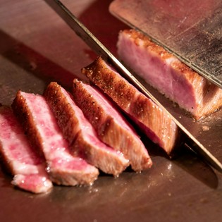 繊細でクオリティの高い肉質を誇る「山形牛」