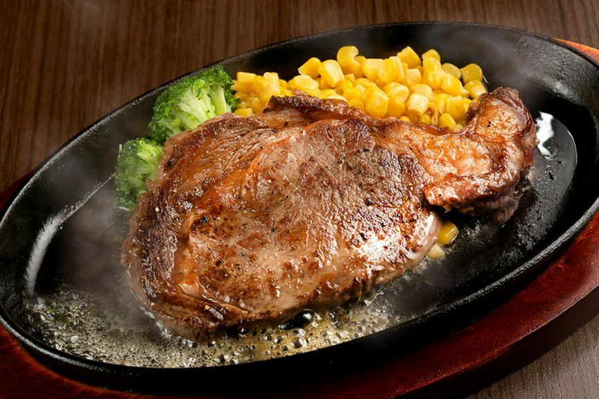 『リブロースステーキ』はミディアムレアで味わうのが断然オススメ!