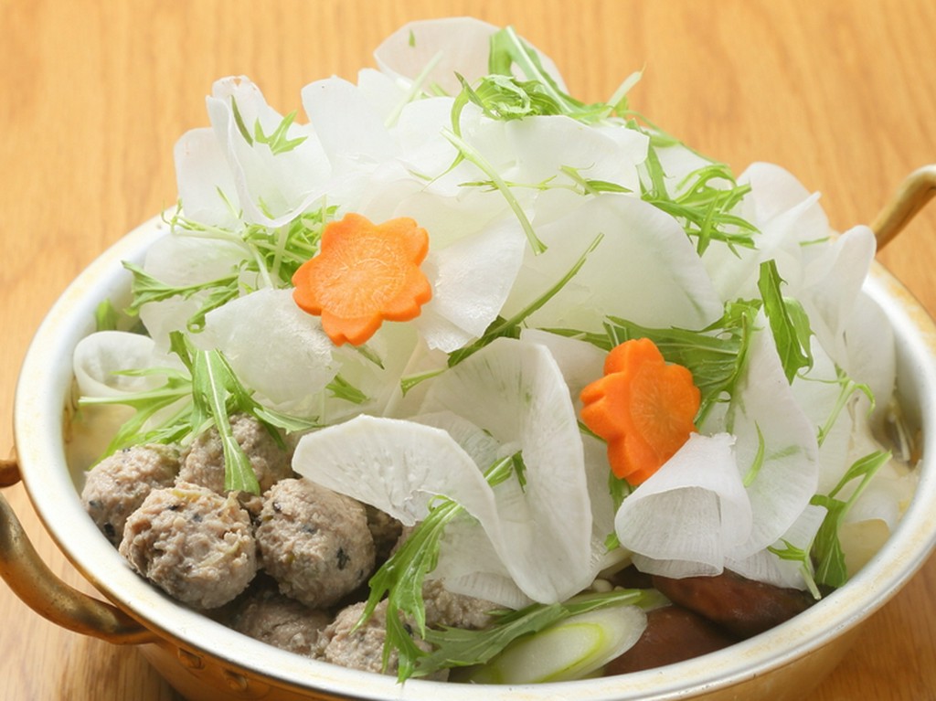 素材のおいしさを堪能。さっぱりとした味わいの『マダム鶏子のだんご鍋』