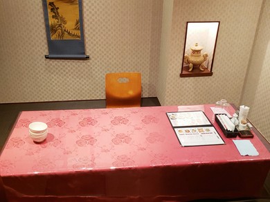 「洗練された空間で、食事や会話を心ゆくまで堪能」