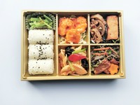 鶏胸肉の炒めなど、ヘルシーに仕上げたお弁当です。
★２個よりご予約承ります。
※１０個以上のご注文より配達受け承ります【前日１５時までに要予約】