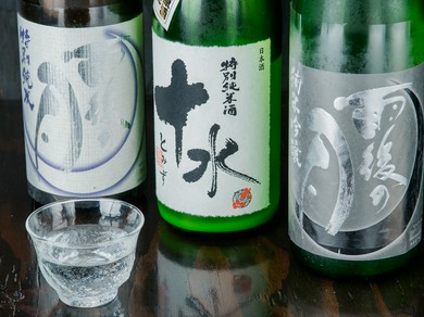 店主が美味しいと思う日本酒を、日々全国各地から取り寄せ