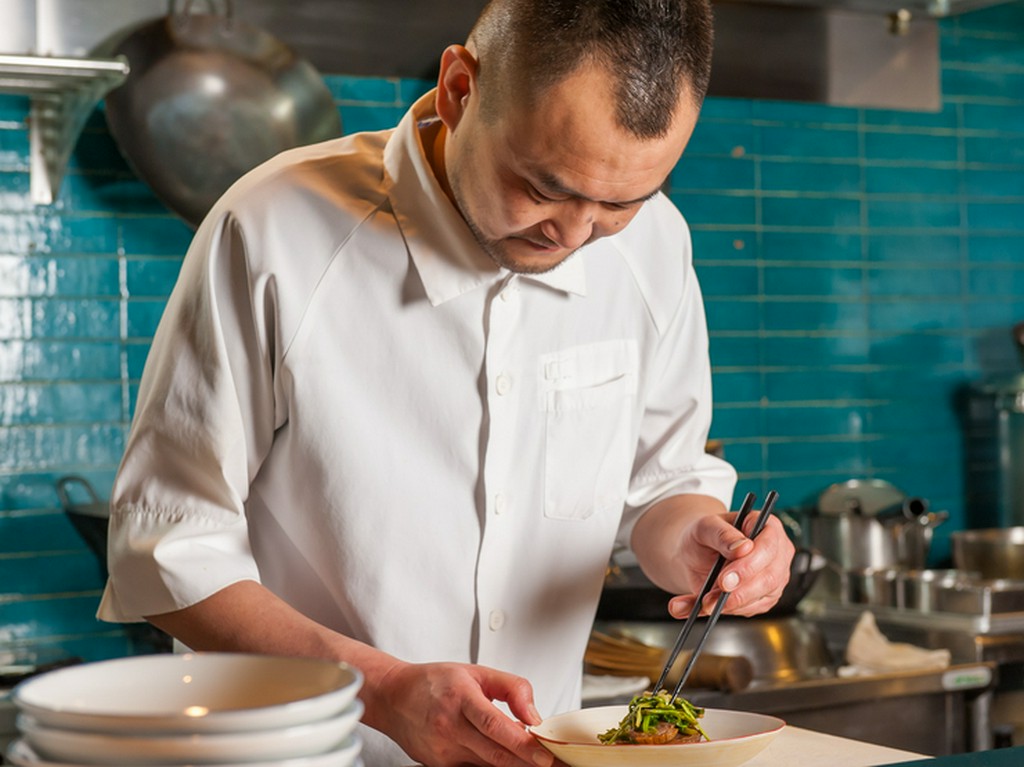 堅苦しくない空間で、思いのままに料理を楽しんでほしい