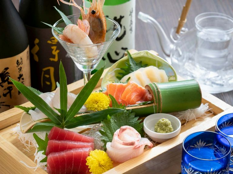 地元で獲れた新鮮な旬魚をたっぷり楽しめる『お刺身6点盛り』