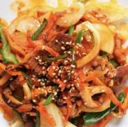 醤油ベースの甘いタレで牛肉と野菜を炒めた逸品!!お酒ともご飯とも相性抜群です。