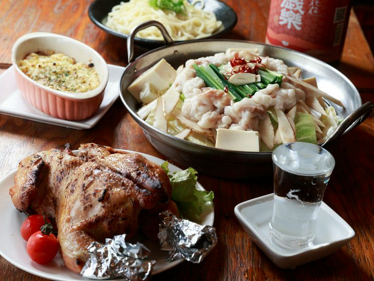 『自家製ローストチキン』や『むてっぽうのもつ鍋』が人気