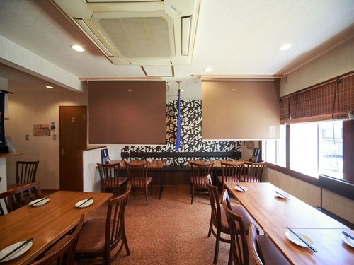 人数に応じて仕切ることも可能。親しい仲間同士の飲み会に便利