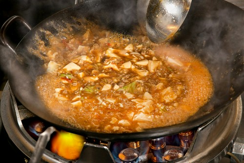 こだわりの鶏ガラスープがさらに旨みをアップさせる『麻婆豆腐』