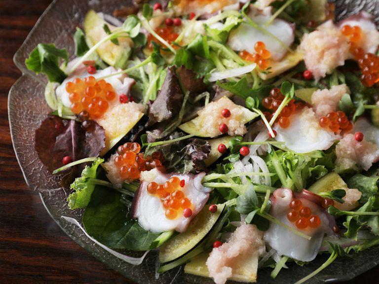 新生姜の香りも爽やか『季節の野菜と魚介のカルパッチョ 新生姜のソースで』