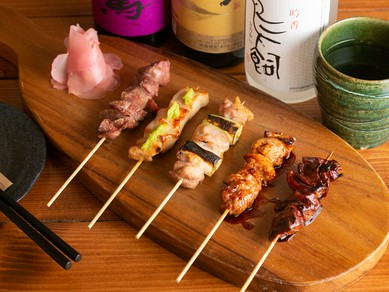 口いっぱいに“肉汁があふれる”『やきとり山賀盛り』