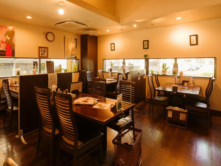 広々とした店内は居心地抜群